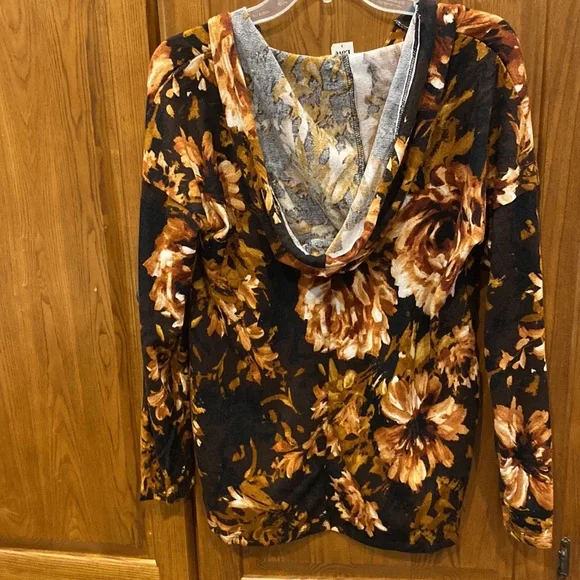 NWOT Sew In Love hacci floral hoodie size small - Picture 4 of 5